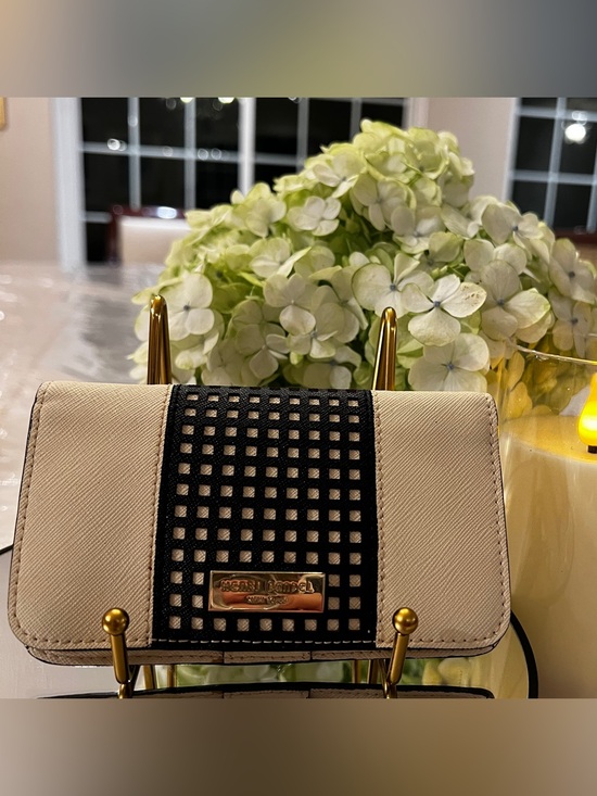 Henri Bendel Handbags - Henri Bendel New York Ivory Black Saffiano Leather Wallet Cutout Gold Logo